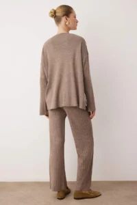 TRENDYOLMİLLA Mink V-neck Blouse-Cardigan-Pants Knitwear Bottom - Top Set - Image 8