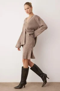 TRENDYOLMİLLA Mink V-neck Blouse-Cardigan-Pants Knitwear Bottom - Top Set - Image 9