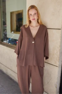 TRENDYOLMİLLA Brown Rahat Pattern V-neck Kimono Blouse Pants Weaving Bottom - Top Set - Image 2