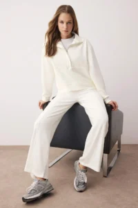 TRENDYOLMİLLA Ecru Regular/Normal Pattern Soft Fabric Knitting Bottom - Top Set - Image 3