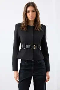 TRENDYOLMİLLA Black Arched Fitted Chic Weaving Blazer Jacket