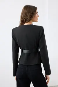 TRENDYOLMİLLA Black Arched Fitted Chic Weaving Blazer Jacket - Image 4