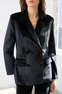 TRENDYOLMİLLA Black Double breasted Regular/Normal Pattern Weaving Velvet Blazer Jacket - Image 3