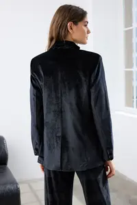 TRENDYOLMİLLA Black Double breasted Regular/Normal Pattern Weaving Velvet Blazer Jacket - Image 4