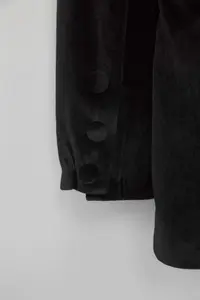 TRENDYOLMİLLA Black Double breasted Regular/Normal Pattern Weaving Velvet Blazer Jacket - Image 8