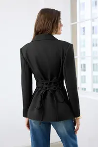 TRENDYOLMİLLA Black Back Binding Detailed Fitted/Waist Sitting Weaving Blazer Jacket - Image 4