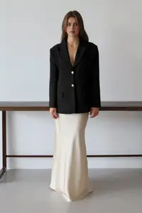 TRENDYOLMİLLA Black Normal/Regular Pattern Weaving Blazer Jacket - Image 7