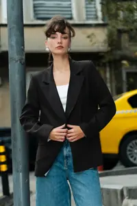 TRENDYOLMİLLA Brown Rahat Pattern Striped Lined Weaving Blazer Jacket - Image 7