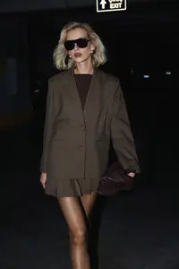TRENDYOLMİLLA  Special Collection Mink Pocket Detail Checkered Oversized Blazer Jacket - Image 2