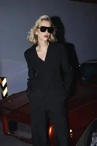 TRENDYOLMİLLA  Special Collection Black Fitted peplum Blazer Jacket