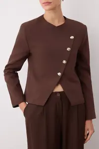 TRENDYOLMİLLA More Sustanaible Brown Asymmetric Kapama Regular/Normal Pattern Weaving Jacket - Image 5