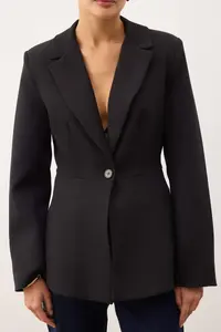 TRENDYOLMİLLA Black Fitted Single buttoned Weaving Blazer Jacket - Image 3
