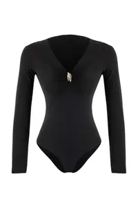 TRENDYOLMİLLA Black Accessory Detailed V-neck Fitted Flexible Knitting Bottom snaps Bodysuit .D.00002 - Image 5