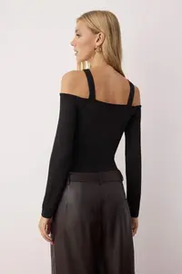 TRENDYOLMİLLA Black Accessory Detailed snaps Flexible Knitting Bodysuit .D.00003 - Image 4