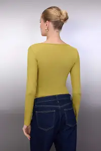 TRENDYOLMİLLA Oil Green Fitted Accessory Detailed snaps Flexible Knitting Bodysuit .D.00004 - Image 4