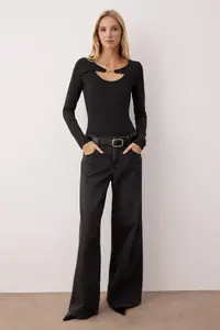 TRENDYOLMİLLA Black Fitted Accessory Detailed snaps Flexible Knitting Bodysuit .D.00005 - Image 2