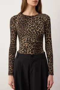 TRENDYOLMİLLA Brown Leopard Printed Flexible Knitting Bodysuit with Bottom Snaps .D.00016 - Image 3