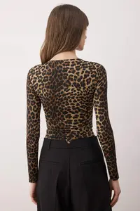 TRENDYOLMİLLA Brown Leopard Printed Flexible Knitting Bodysuit with Bottom Snaps .D.00016 - Image 4