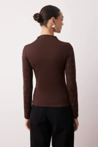 TRENDYOLMİLLA Brown Trok Accessory Detailed Fitted Dog collar Flexible Knitting Blouse - Image 4