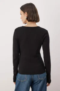 TRENDYOLMİLLA Black buttoned Body-fitting Flexible Knitting Blouse - Image 4