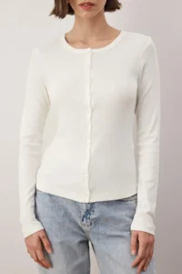 TRENDYOLMİLLA Ecru buttoned Body-fitting Flexible Knitting Blouse - Image 3