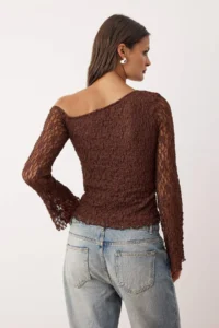 TRENDYOLMİLLA Brown Lace Asymmetric Collar Fitted Knitting Blouse - Image 4
