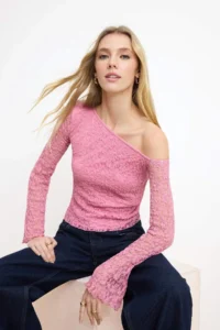 TRENDYOLMİLLA Dusty Rose Ecru Lace Asymmetric Collar Fitted Knitting Blouse - Image 2