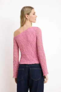 TRENDYOLMİLLA Dusty Rose Ecru Lace Asymmetric Collar Fitted Knitting Blouse - Image 4