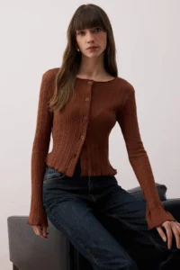 TRENDYOLMİLLA Brown Jacquard Fitted Flexible Knitting Blouse with Button Detail - Image 2
