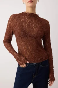 TRENDYOLMİLLA Brown Fitted Raglan Sleeve Lace Long Sleeve Flexible Knitting Blouse - Image 3