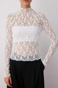 TRENDYOLMİLLA Ecru Fitted Raglan Sleeve Lace Long Sleeve Flexible Knitting Blouse - Image 3