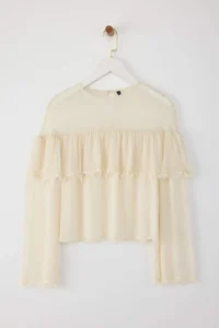 TRENDYOLMİLLA Cream Transparan Siphon Lace Detailed Crew Neck Blouse Weaving Blouse - Image 5