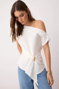 TRENDYOLMİLLA Ecru Boat Neck Fitted Hair Clip Detailed Weaving Blouse - Image 3