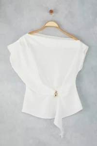TRENDYOLMİLLA Ecru Boat Neck Fitted Hair Clip Detailed Weaving Blouse - Image 6