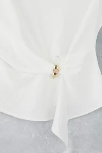 TRENDYOLMİLLA Ecru Boat Neck Fitted Hair Clip Detailed Weaving Blouse - Image 7