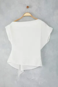 TRENDYOLMİLLA Ecru Boat Neck Fitted Hair Clip Detailed Weaving Blouse - Image 8