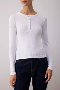 TRENDYOLMİLLA White Crew Neck buttoned Fitted Flexible Fitted Knitting Blouse - Image 3