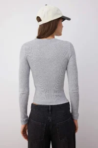 TRENDYOLMİLLA Gray Melange Contrast Piping Detailed Crew Neck Ribbed Flexible Knitting Blouse - Image 4