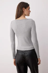 TRENDYOLMİLLA Gray Melange Boat Neck Fitted Flexible Knitting Blouse - Image 4