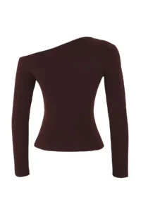 TRENDYOLMİLLA Brown Fitted Accessory Detailed Asymmetric Collar Flexible Knitting Blouse - Image 6