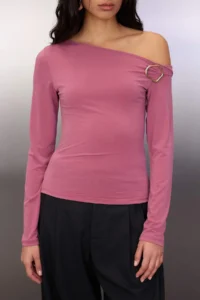 TRENDYOLMİLLA Dusty Rose Fitted Low Shoulder Accessory Detailed Asymmetric Collar Flexible Knitting Blouse - Image 3