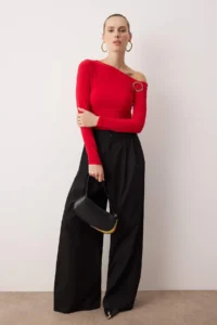 TRENDYOLMİLLA Rejection Fitted Accessory Detailed Asymmetric Collar Flexible Knitting Blouse - Image 2
