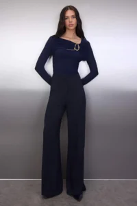 TRENDYOLMİLLA Navy Blue Fitted Flexible Knitting Blouse with Accessory and Cut Out Detail - Image 2