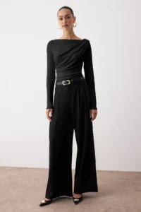 TRENDYOLMİLLA Black Fitted Asymmetric Collar Detailed Soft Fabric Flexible Knitting Blouse - Image 2