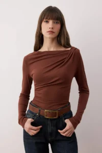 TRENDYOLMİLLA Brown Fitted Asymmetric Collar Detailed Soft Fabric Knitting Blouse