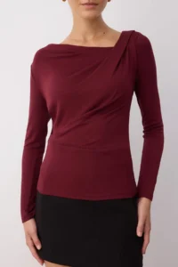 TRENDYOLMİLLA Burgundy Fitted Asymmetric Collar Detailed Soft Fabric Flexible Knitting Blouse - Image 3