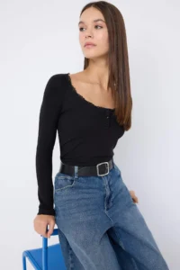 TRENDYOLMİLLA Teen Black Cowl Neck buttoned Lace Detailed Body-fitting Flexible Knitting Blouse - Image 2