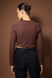 TRENDYOLMİLLA Brown Fitted Crop Button Detailed Brushed Pointel Flexible Knitting Blouse - Image 4