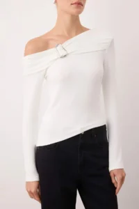 TRENDYOLMİLLA Ecru Asymmetric Yaka Accessory Detailed Fitted Open Omuzlu Knitting Blouse - Image 3