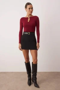 TRENDYOLMİLLA Burgundy Fitted/Cut Out Detailed Long Sleeve Flexible Knitting Blouse - Image 2